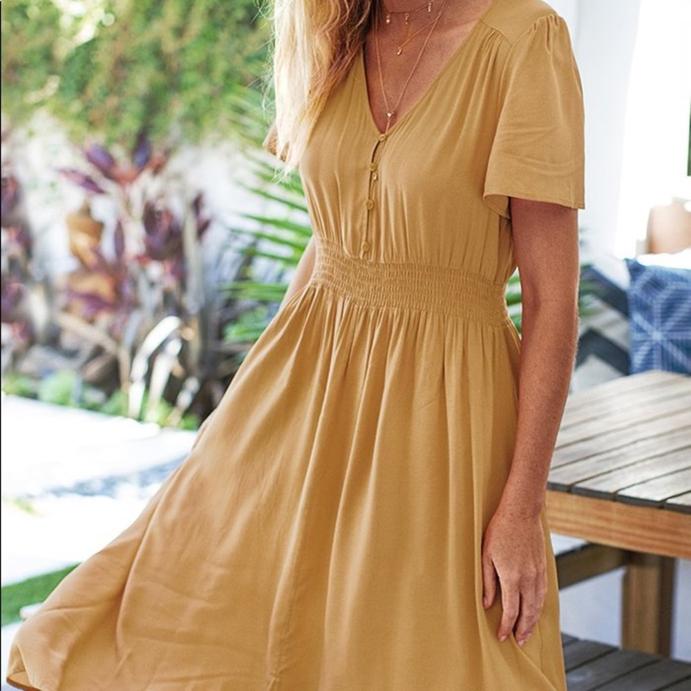 SOLID SHORT SLEEVE MIDI DRESS WITH SMOCKED WAIST